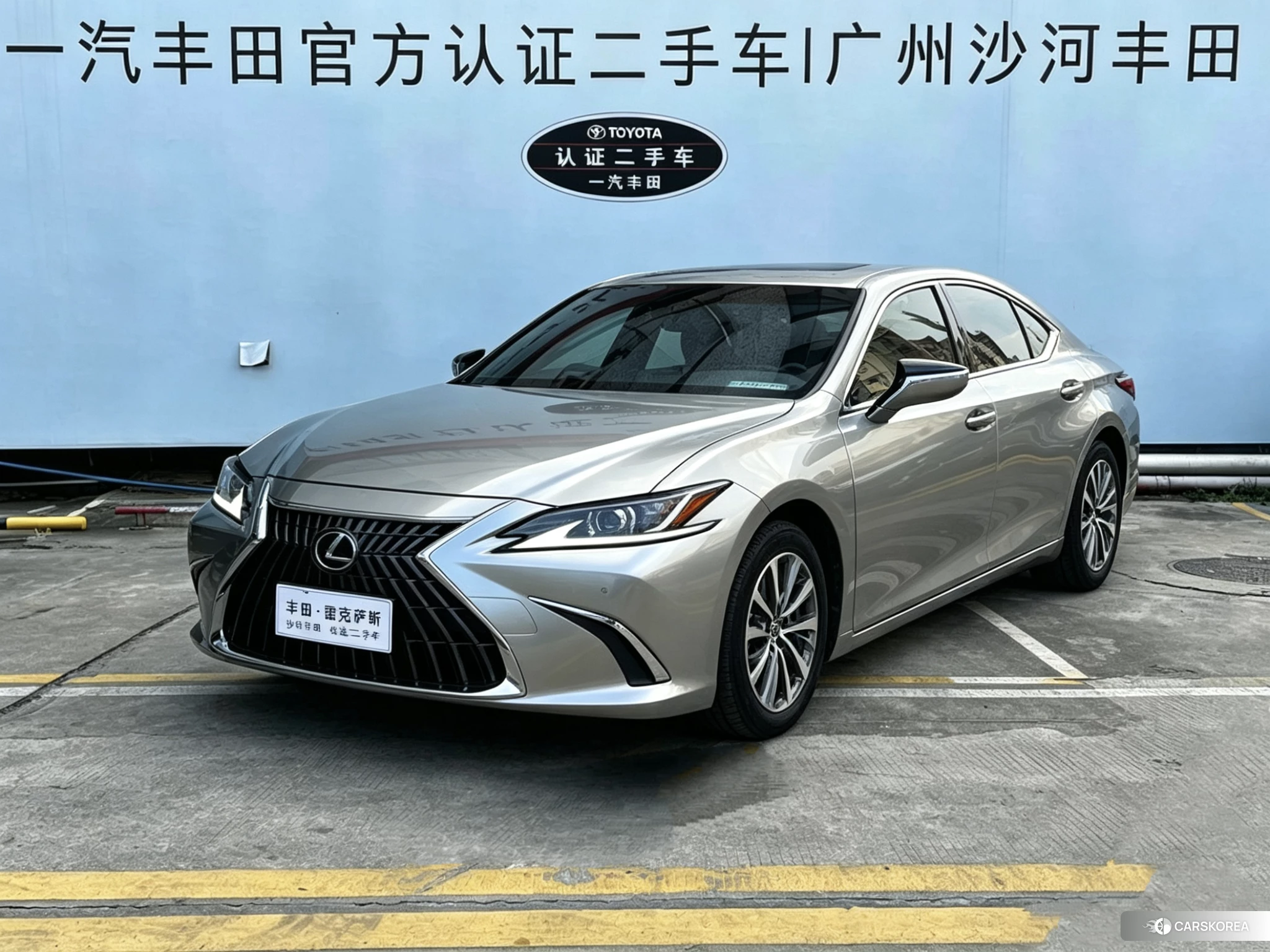 Lexus ES id 4515207 из Китая 16