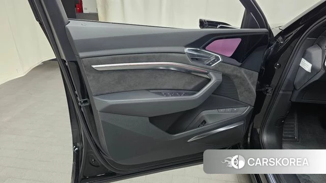 Audi e-Tron id 4542660 из Кореи 16