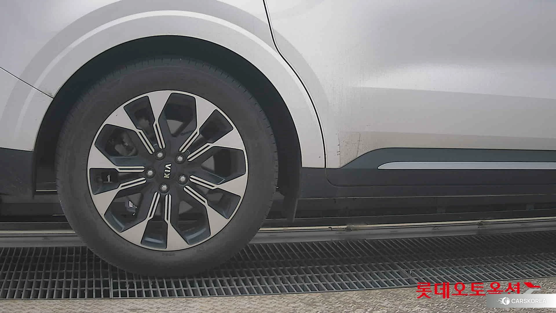 Kia Carnival id 3888395 из Кореи 16