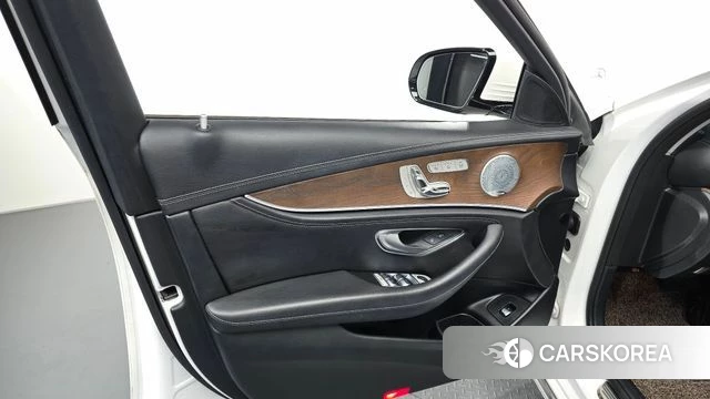 Mercedes-Benz E-Class W213 id 4551900 из Кореи 16