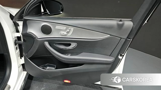 Mercedes-Benz E-Class W213 id 4384701 из Кореи 16
