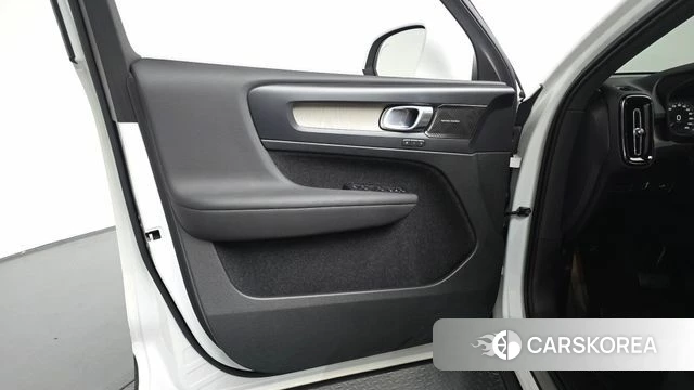 Volvo XC40 id 4496277 из Кореи 16