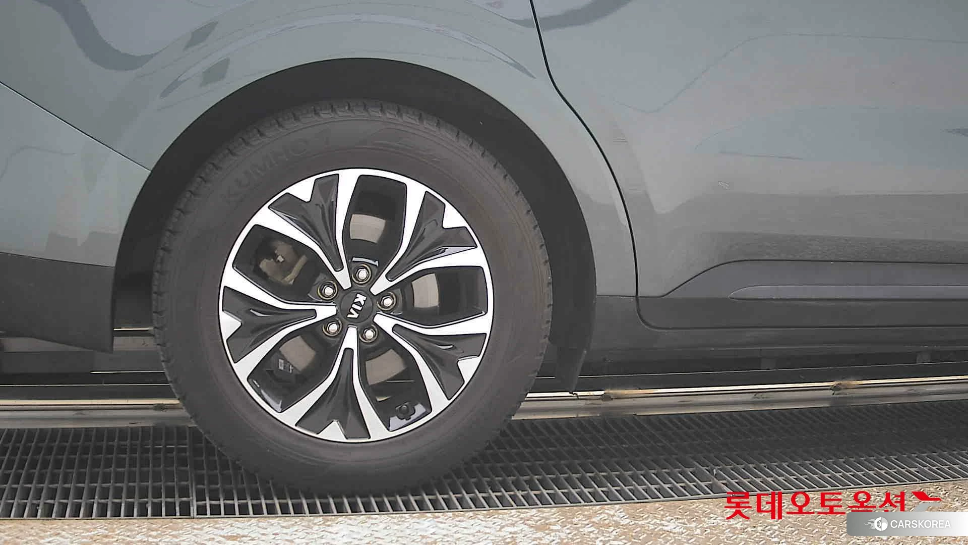 Kia Carnival id 3875761 из Кореи 16