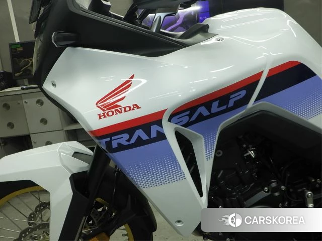 Honda TRANSALP XL750 id 3949652 из Японии 16