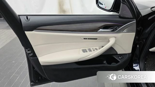 BMW 5 Series (G30) id 4657716 из Кореи 16