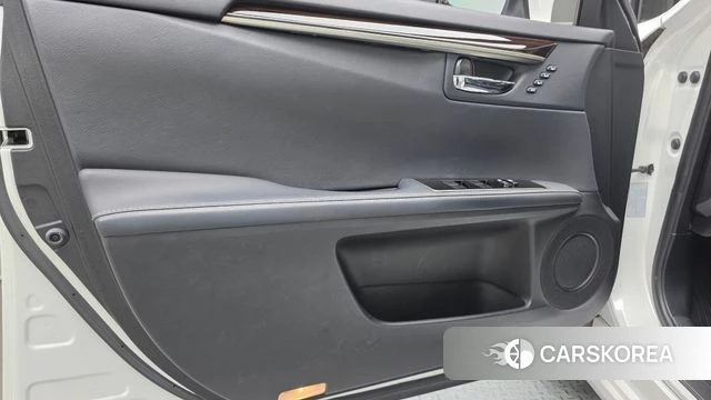 Lexus New ES300h id 4795046 из Кореи 16
