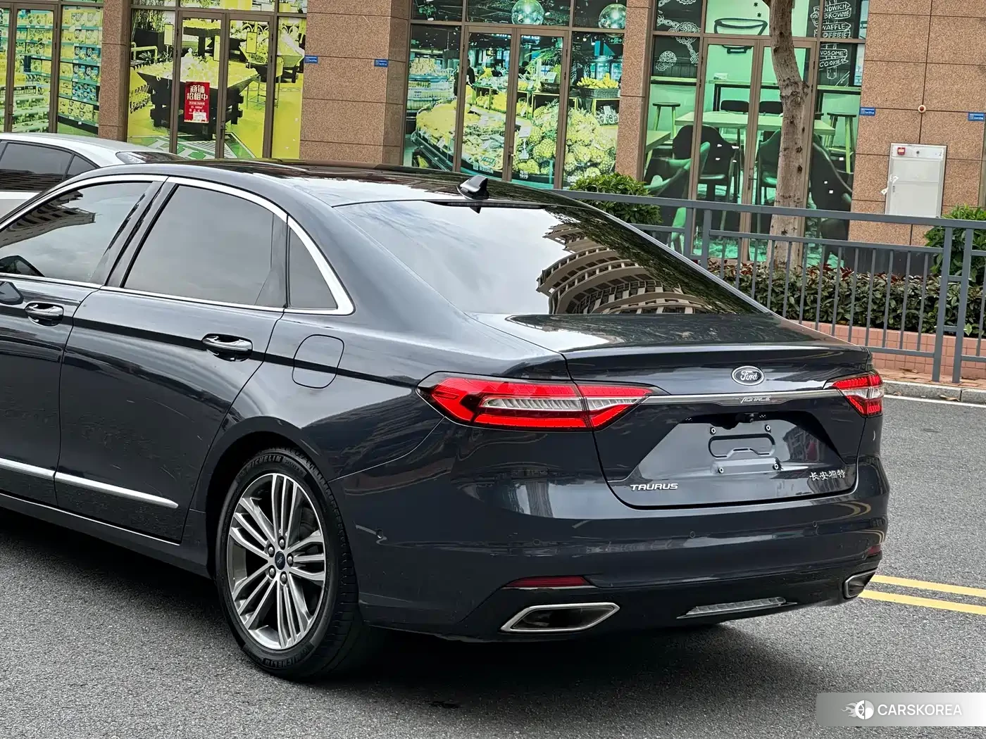 Ford Taurus id 4607133 из Китая 16