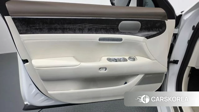 Genesis G90 (RS4) id 4315689 из Кореи 16