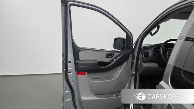 Hyundai The New Grand Starex id 4582162 из Кореи 16