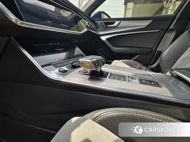 Audi A6L id 4272013 из Китая 16
