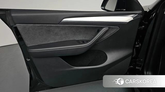 Tesla Model Y id 4505446 из Кореи 16