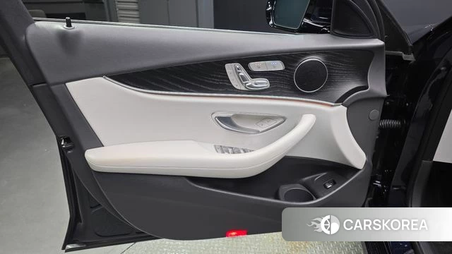 Mercedes-Benz E-Class W213 id 4223819 из Кореи 16