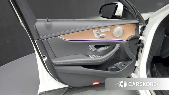 Mercedes-Benz E-Class W213 id 4555125 из Кореи 16