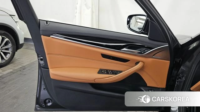 BMW 5 Series (G30) id 4610408 из Кореи 16