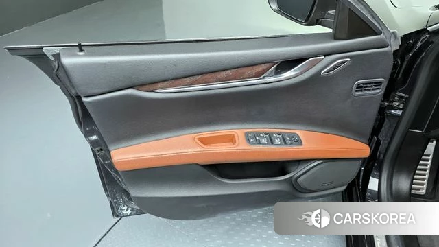 Maserati Ghibli id 4232504 из Кореи 16