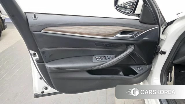 BMW 5 Series (G30) id 4781232 из Кореи 16