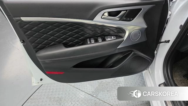 Genesis G70 id 4557695 из Кореи 16