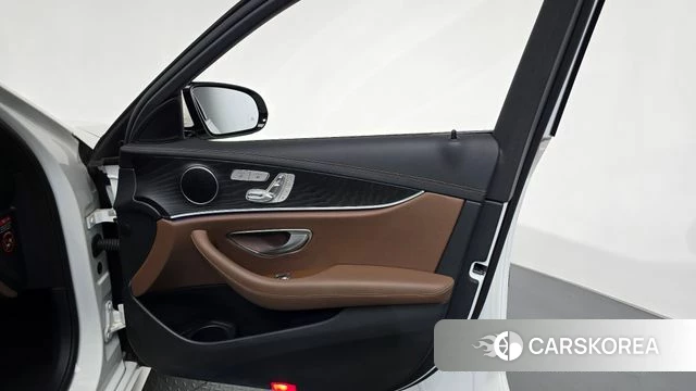 Mercedes-Benz E-Class W213 id 4665904 из Кореи 16