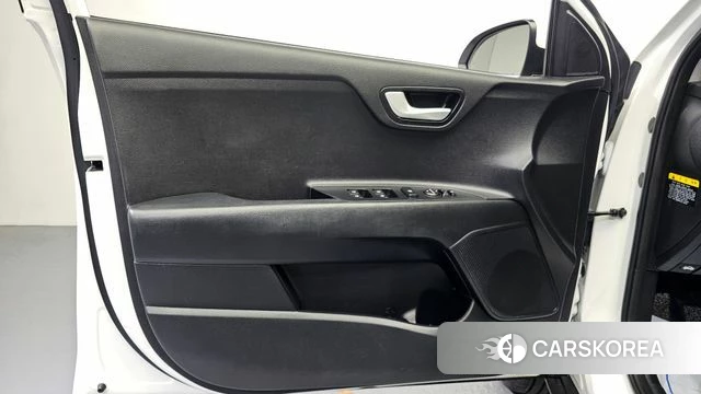 Kia Stonic id 4543218 из Кореи 16