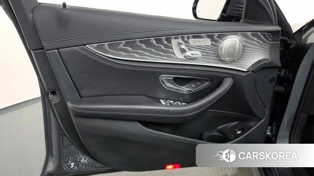 Mercedes-Benz E-Class W213 id 4572834 из Кореи 16