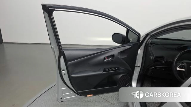 Toyota Prius 4th Generation id 4447651 из Кореи 16