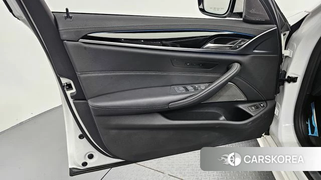 BMW 5 Series (G30) id 4283785 из Кореи 16