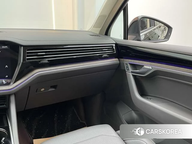 Volkswagen Touareg id 4258632 из Китая 16