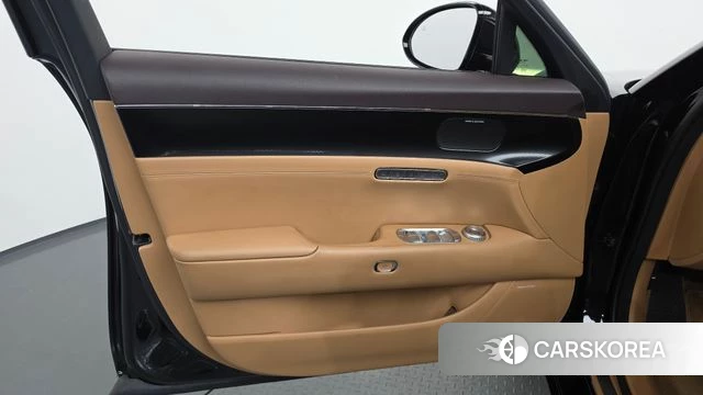 Genesis G90 (RS4) id 4730773 из Кореи 16