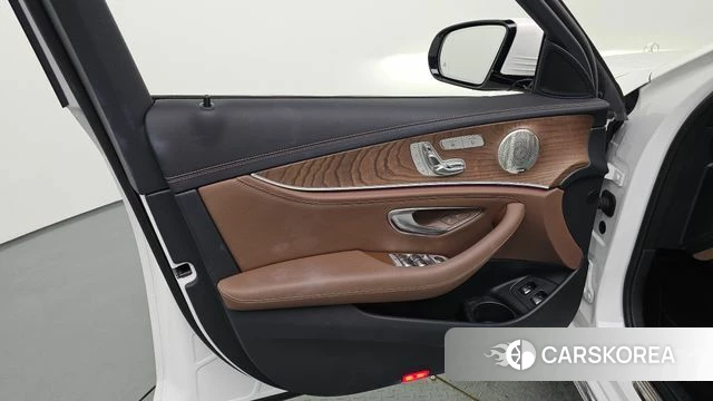 Mercedes-Benz E-Class W213 id 4602832 из Кореи 16