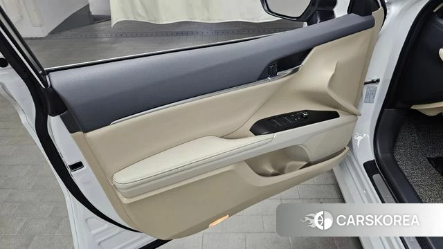 Toyota Camry (XV70) id 4185986 из Кореи 16