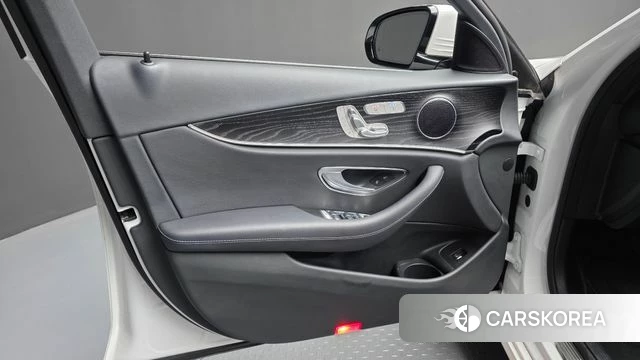 Mercedes-Benz E-Class W213 id 4303283 из Кореи 16