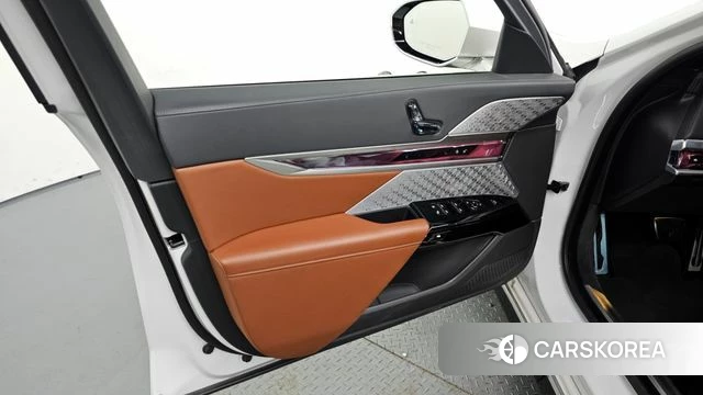 BMW 7 Series (G70) id 4248559 из Кореи 16