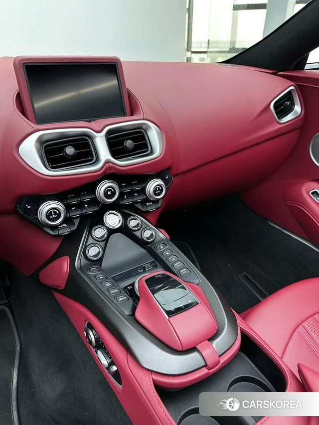 Aston Martin Vantage id 4239843 из Китая 16