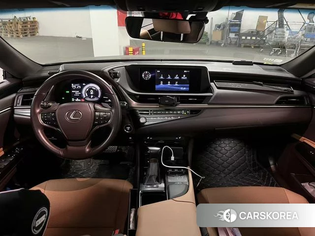 Lexus ES id 4298192 из Китая 16