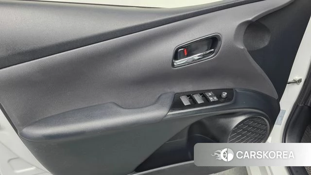 Toyota Prius 4th Generation id 4636610 из Кореи 16