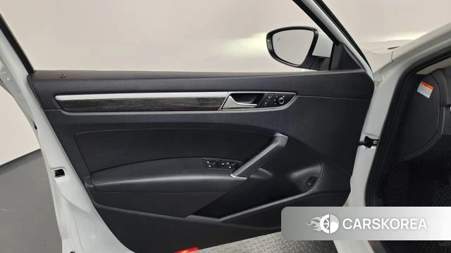 Volkswagen The New Passat id 4197066 из Кореи 16