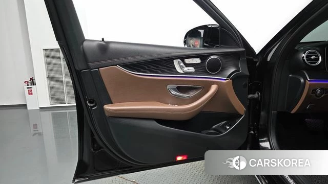 Mercedes-Benz E-Class W213 id 4632157 из Кореи 16