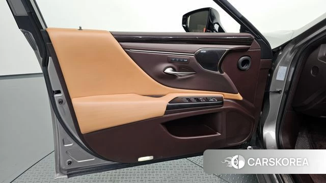 Lexus ES300h 7th generation id 4900109 из Кореи 16