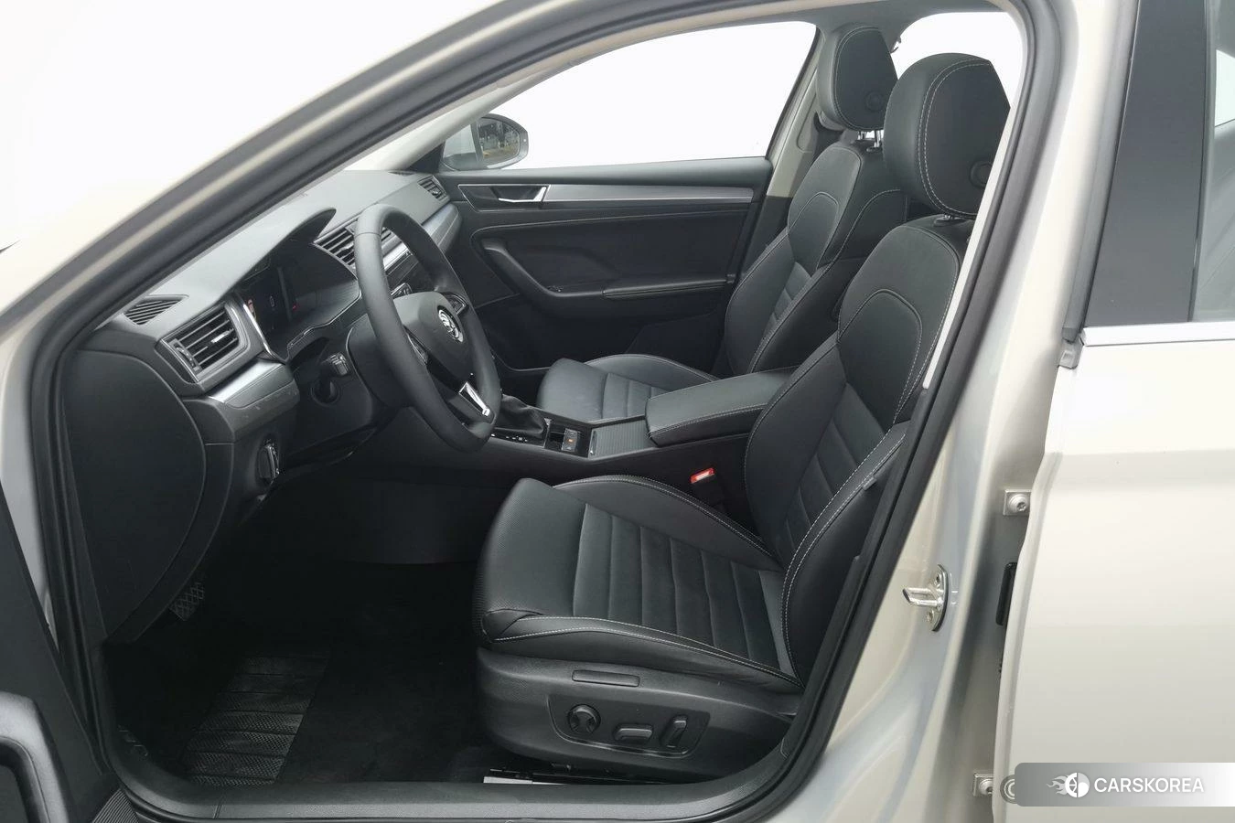 Skoda Superb id 4437913 из Китая 16