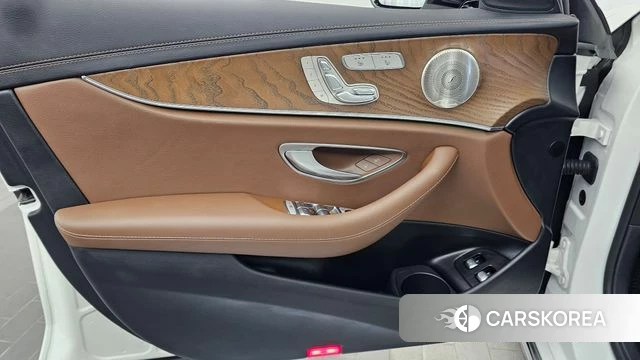 Mercedes-Benz E-Class W213 id 4779765 из Кореи 16