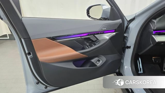 BMW 5 Series (G60) id 4230082 из Кореи 16