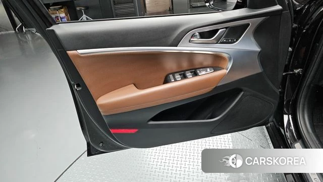 Genesis G70 id 4746998 из Кореи 16