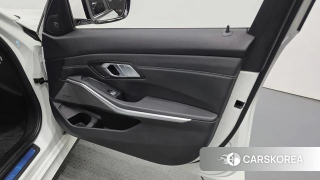 BMW 3 Series (G20) id 4310101 из Кореи 16