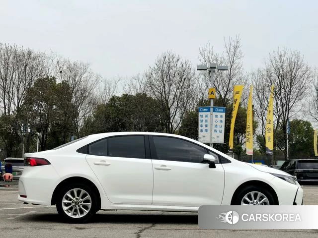 Toyota Corolla id 4257274 из Китая 16