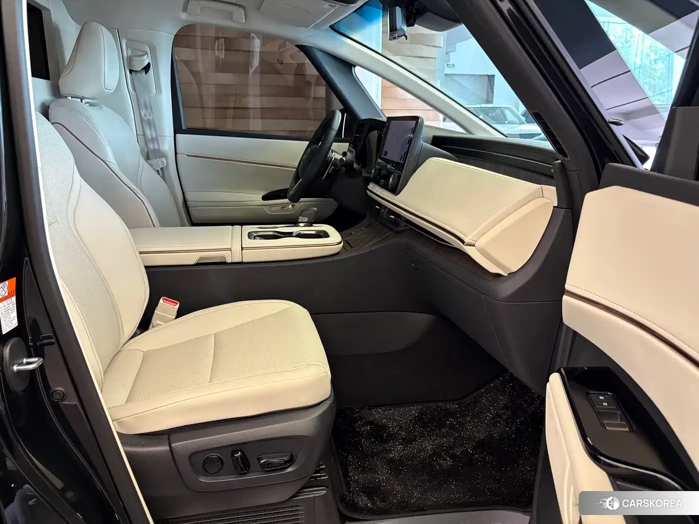 Lexus LM id 4577501 из Китая 16