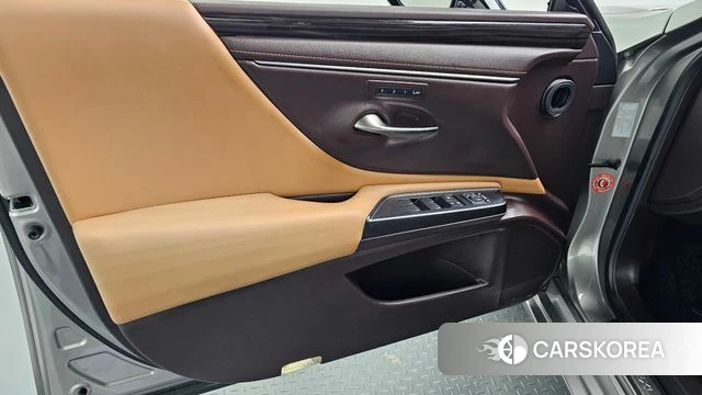 Lexus ES300h 7th generation id 4362979 из Кореи 16