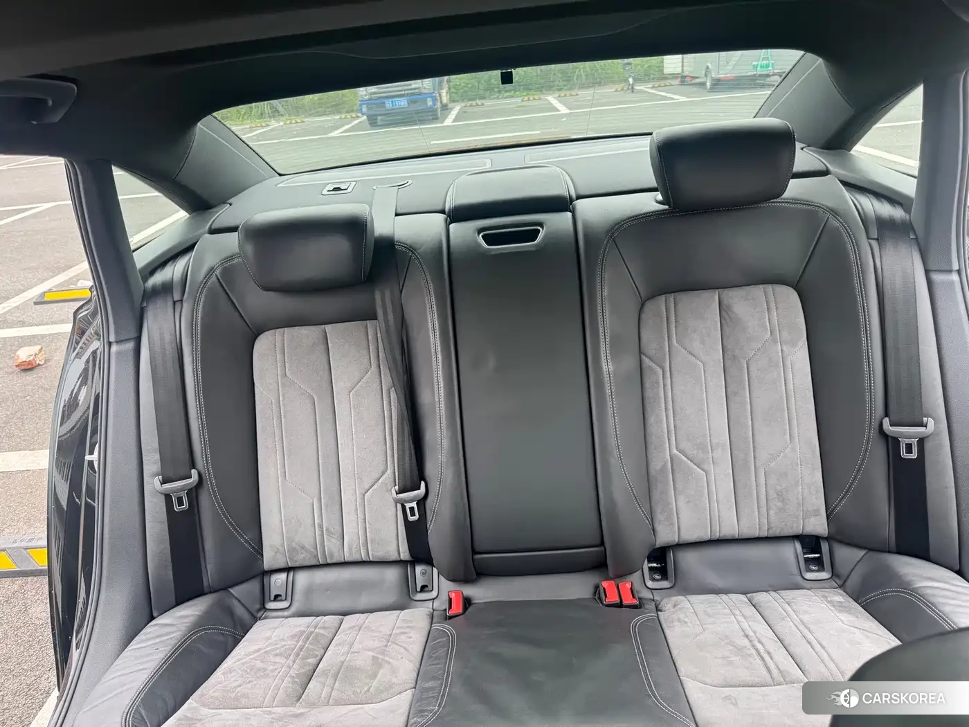 Audi A6L id 4601877 из Китая 16