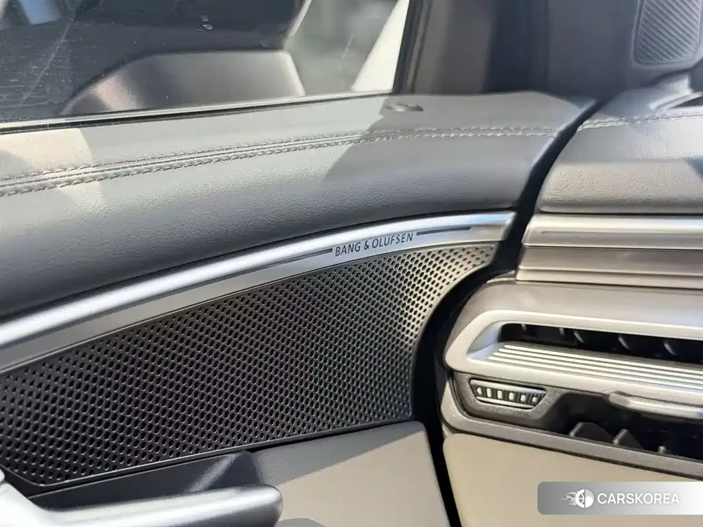 Audi A6L id 4680544 из Китая 16