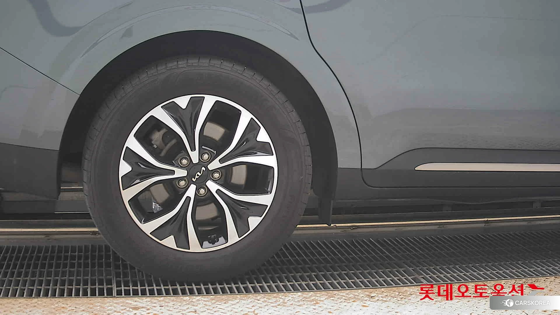 Kia Carnival id 4669077 из Кореи 16