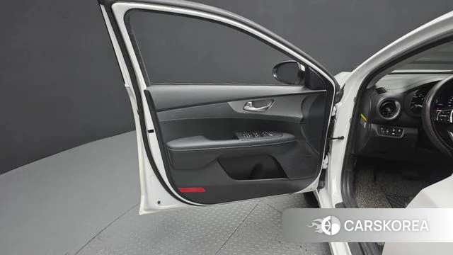 Kia Come New K3 id 4285297 из Кореи 16